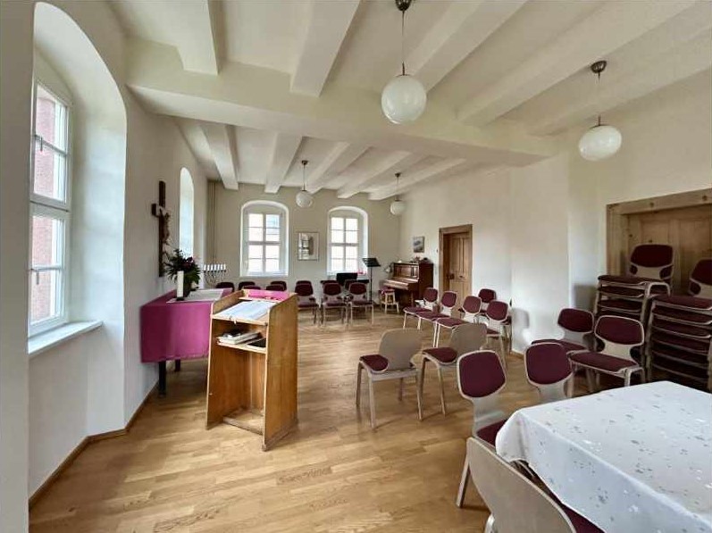 https://www.artcross.at/camp/wp-content/uploads/2026/03/gemeinderaum.jpg
